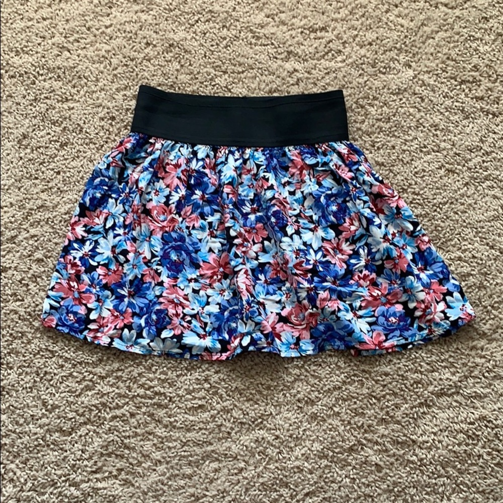 Never worn Forever 21 Skirt
